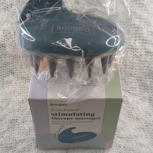 Briogeo Scalp Revival Bundle, 2x 59ml/2.0fl oz & Massager Tool - Picture 6 of 12